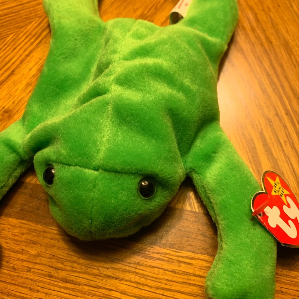 Rare beanie baby “ LEGS THE FROG”. PVC pellets